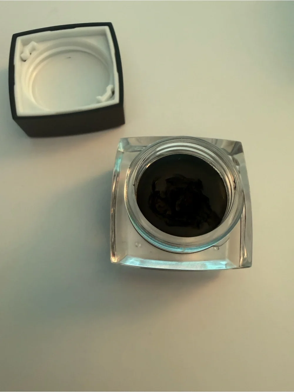 Cream eyeliner in Black